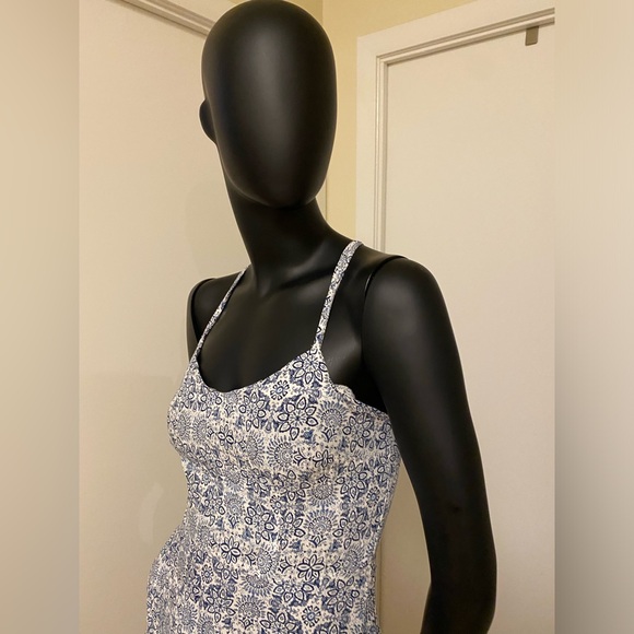 Abstract Printed Short Dress - Picture 3 of 9